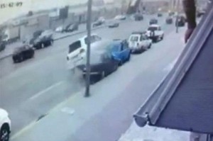 Bakıda ağır qəza: “Toyota” eyni anda dörd avtomobili əzdi - VİDEO