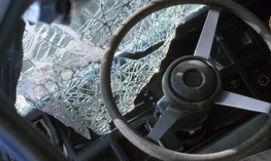 İki avtomobil toqquşdu: sürücülərdən biri ağır yaralanıb - Sumqayıtda