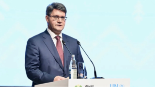 Nazir özünə köməkçi təyin etdi 