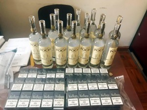 Avtomobildən siqaret və spirtli içkilər aşkarlanıb