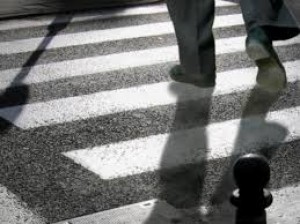 Yol polisi əməkdaşı “zebra”da 57 yaşlı kişini vurdu - FOTO