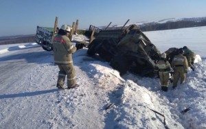 “Nissan” “Ural”la toqquşdu: 4 nəfər hadisə yerində öldü - FOTO