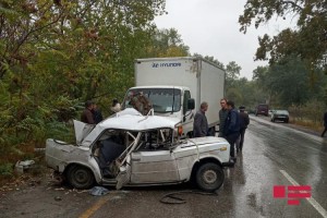 Şabranda baş vermiş avtoqəza zamanı ölənlərin sayı 2 nəfərə çatıb - FOTOLAR