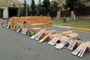 Yük maşınından külli miqdarda pirotexniki vasitələr aşkarlandı - FOTO + VİDEO