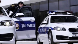 Azərbaycanda yol polisi əməkdaşı arvadını bıçaqladı - Qanlı olay