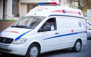 İki minik avtomobili toqquşdu: Sürücülərdən biri yaralandı - Gəncədə