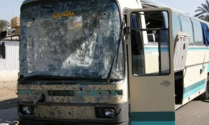 Məktəbli avtobusu atəşə tutuldu: 2 ölü