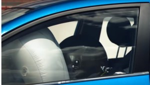 "Hyundai" "Solaris" modelini krəş-test etdi: canlı sürücü ilə