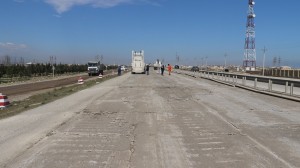 Prezident ödənişli avtomobil yolunda aparılan tikinti işlərinin gedişi ilə tanış olub