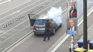 Sinaqoqa hücum edən cinayətkarın şəxsiyyəti məlum olub - FOTO