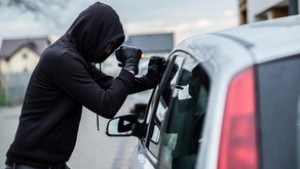 Təmir sexindən avtomobil qaçıran şəxslər saxlanılıblar