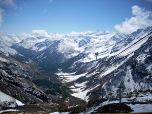 Elbrus dağında 31 il əvvəl ölmüş alpinistin meyiti tapılıb