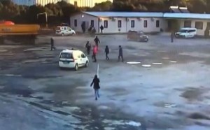 TIR-ı həmkarlarının üzərinə sürdü - VİDEO