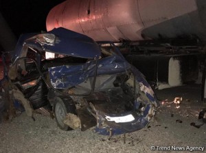 Şamaxı yolunda betondaşıyan maşın "VAZ"la toqquşub - FOTO