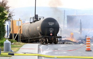 Yanacaq daşıyan yük qatarı relsdən çıxıb – 1 ölü