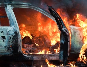 Minik avtomobili yandı - Salyanda