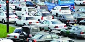 Bakı küçələri bitib-tükənməyən tıxac məngənəsində, çıxış yolu da görünmür