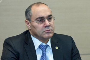 Gömrük Komitəsinin sədrindən üçüncü şəxslər üçün mal aparıb-gətirənlər barədə  - QƏRAR 