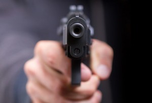 Gəncədə silahlı insident olub, polis əməkdaşı yaralanıb