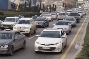Bakı-Sumqayıt yolunda hərəkət iflic oldu