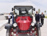Prezident bulvardakı yeni nəqliyyat vasitələrinə baxdı - FOTO