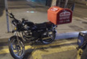 Bakıda motosikletlə avtomobil toqquşdu, xəsarət alan var - FOTO