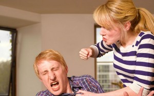 Bakıda kişi polisə şikayət etdi - Sevgilisi onu döyüb