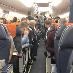 Sərxoş azərbaycanlı Orenburq-Moskva aviareysindən endirilib - FOTO