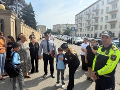 Sabunçudakı məktəblərdə “Diqqət, uşaqlar!” aylığı çərçivəsində görüşlər keçirilib - FOTOSESSİYA 