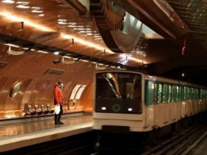 1400 sərnişin 3 saat ərzində tuneldə qaldı