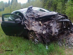 Kürdəmirdə "Opel" beton maneəyə çırpıldı: xəsarət alan var