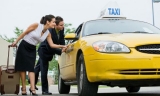 Dünya xeyirxah taksi sürücüsünün əməlini alqışlayır