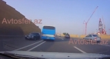 Avtobus sürücüsü yol polisinin kameraları qarşısında görün nələr edir - VİDEO
