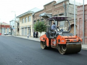 İlin sonunadək Gəncədə 30 küçəyə asfalt döşənəcək - FOTO