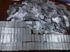 Gömrükçülər külli miqdarda dərman preparatları aşkar ediblər - FOTO