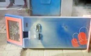 “E-manat” ödəniş aparatında tüstülədi: külli miqdarda pul yararsız hala düşüb - FOTO