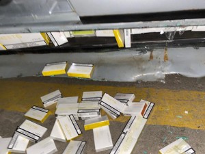 Avtomobildə gizlədilən siqaretlər aşkarlanıb - FOTO