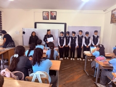 Yol polisi məktəblərdə uşaqlara qaydaları belə öyrədir - FOTOLAR 
