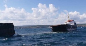 Kapitanı azərbaycanlı olan yük gəmisi ikiyə bölündü - VİDEO