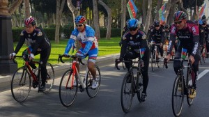 Nazir və yüzlərlə insan Bakı küçələrində velosiped sürdü - FOTOLAR