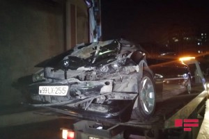 Bakıda "BMW" "Volkswagen"lə toqquşub - VİDEO