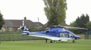 Azərbaycanda məmur sakinlərlə görüşə helikopterlə gəldi  - FOTO