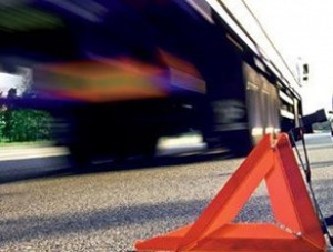 Maşından yola düşən çən qəzaya səbəb oldu: 2 yaralı - Salyanda