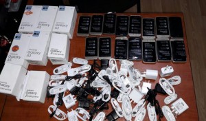 Avtomobilin yanacaq çənindən 15 ədəd mobil telefon aşkarlandı