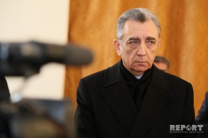 Eldar Əzizov məmuru cəzalandırıb