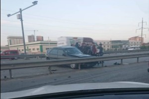 Bakı-Sumqayıt yolunda iki maşın toqquşdu - FOTO