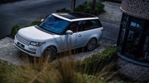 Üçqapılı Range Rover seriyaya gedib - FOTO