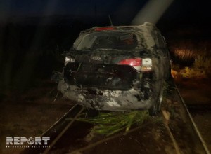 Ucarda minik avtomobili aşdı: xəsarət alanlar var - FOTO