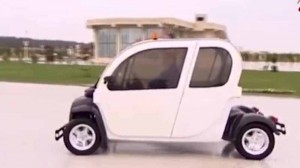 İlham Əliyev Bulvarı elektromobillə gəzdi - VİDEO