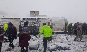 Türkiyədə yolun buzlu və sürüşkən olması qəzaya səbəb oldu: 46 sərnişin yaralanıb - FOTO